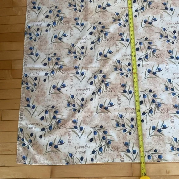 Tablecloth Tuscany style  Easy care Polyester  Fabric size 59x82 oblong - Picture 9 of 9